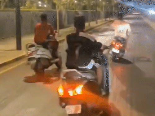 અમદાવાદ રિવરફ્રન્ટ પર નબીરાઓનો સ્ટંટ!