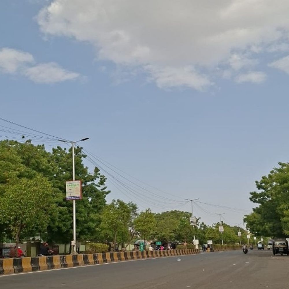 શહેરમાં ગરમીનો પ્રકોપ યથાવત:છેલ્લા 9 દિવસમાં ગરમીનો પારો 40 થી 42 ડિગ્રીને વચ્ચે રહેતા લોકો અકળાયા, પવન અને ભેજના પ્રમાણમાં સતત ઉતાર-ચઢાવ