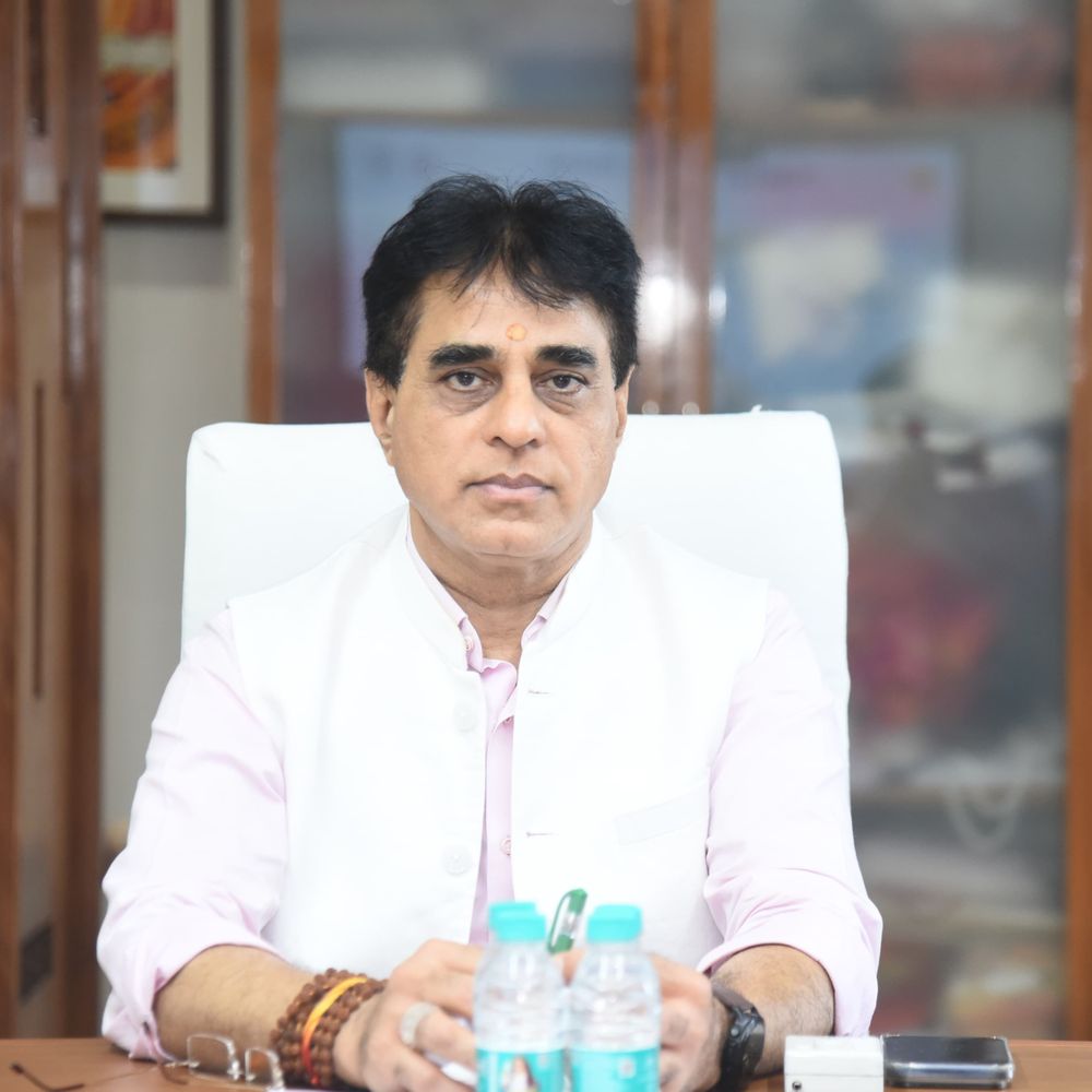 અમદાવાદ મેડિસિટીમાં 295 કરોડનું સ્પાઇન અને સ્પોર્ટ્સ ઇન્જરી સેન્ટર બનશે:રિહેબિલિટેશન સહિતની તમામ સુવિધાઓ એક જ કેમ્પસમાં મળશે, ઓલિમ્પિક ગેમ્સના વિઝન સાથે ગાંધીનગરમાં હાઈલેવલ બેઠક