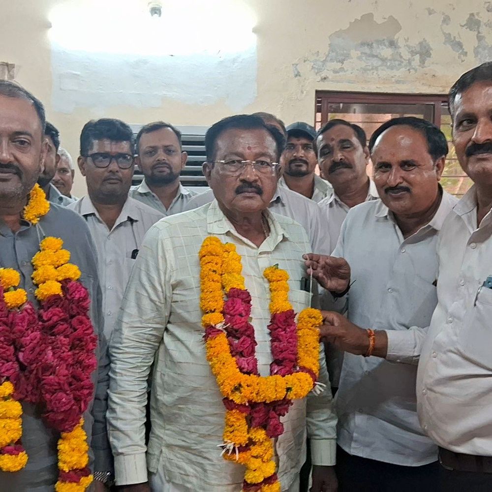 બોટાદ APMC: ચેરમેન-ડેપ્યુટી ચેરમેનની બિનહરીફ વરણી:ડી.એમ. પટેલ ચેરમેન, રણજીતભાઈ વાળા ડેપ્યુટી ચેરમેન બન્યા