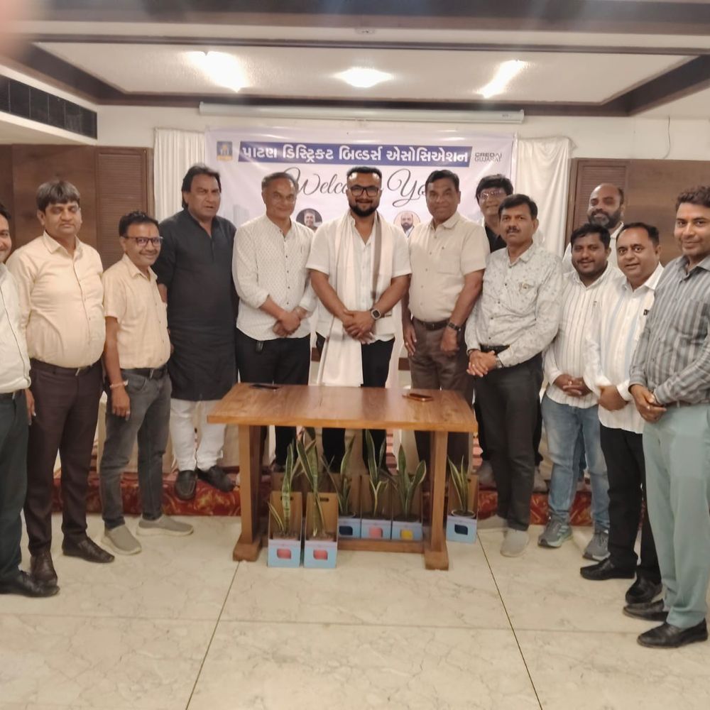 પાટણ બિલ્ડર એસોસિએશને નગરસેવકોનું સન્માન કર્યું:નગરપાલિકામાં ચૂંટાયેલા બિલ્ડર સભ્યો અને જનપ્રતિનિધિઓનું બહુમાન