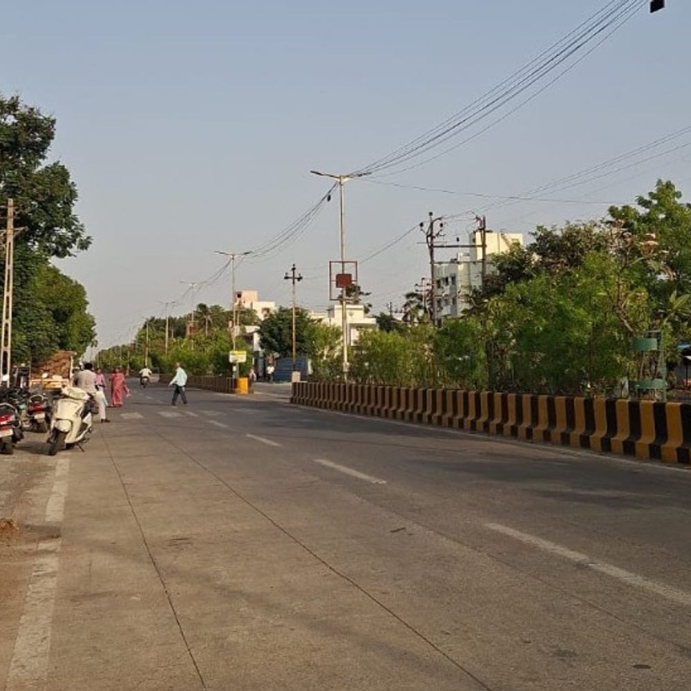 ગરમીનો પ્રકોપ યથાવત:આજે તાપમાનનો પારો 39 ડિગ્રીએ પહોંચ્યો, ભેજનું પ્રમાણ 45 ટકા રહેતા લોકો ગરમીથી અકળાયા