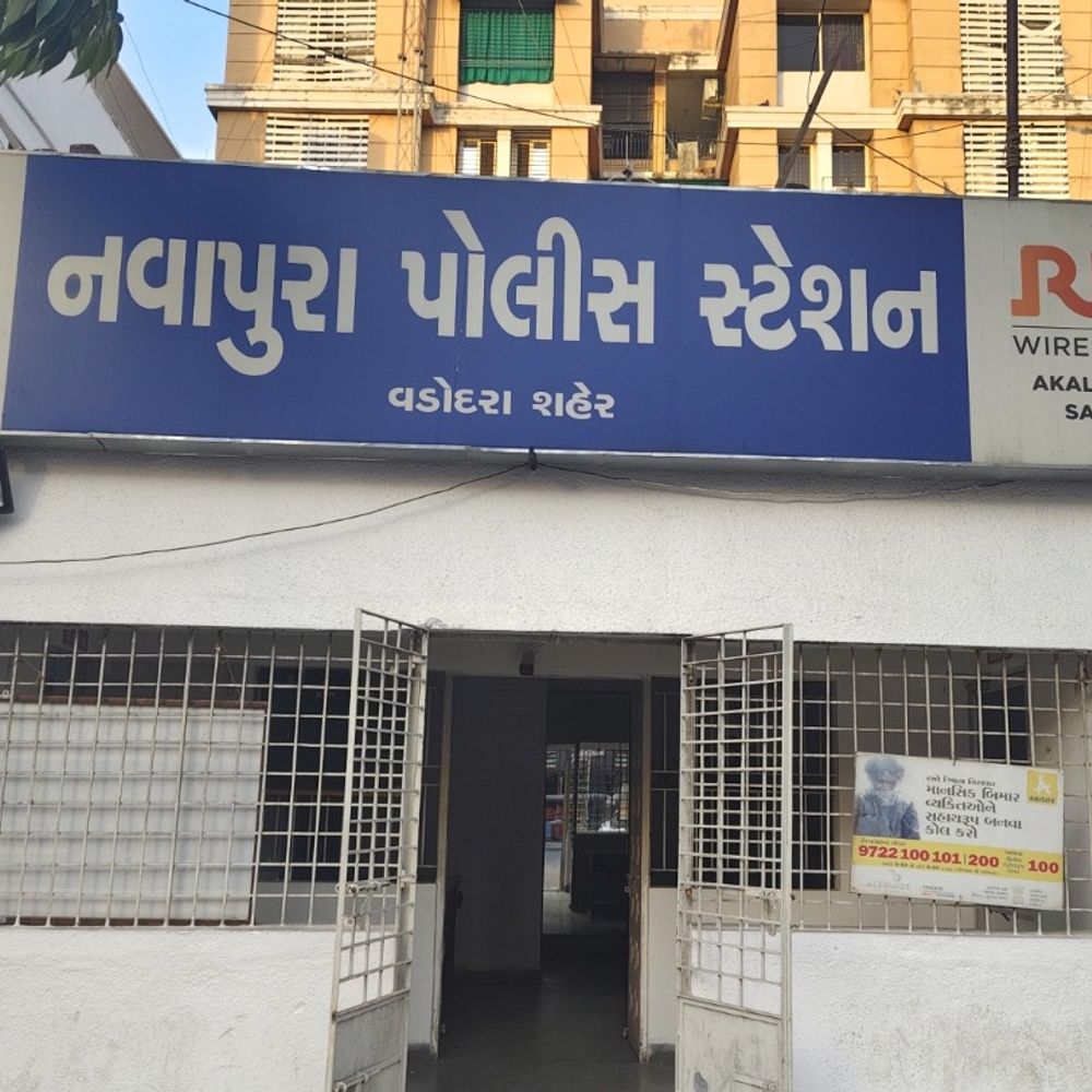 2015માં મૃત્યુ પામેલા માતાના બેંક એકાઉન્ટનું વર્ષ 2023માં રી-કેવાયસી કરાવ્યું:વડોદરામાં ભરણપોષણથી બચવા પતિએ અનેક શંકાસ્પદ બેંક ખાતાઓ ચલાવ્યા, પત્નીએ પતિ સામે નવાપુરા પોલીસમાં નોંધાવી ફરિયાદ