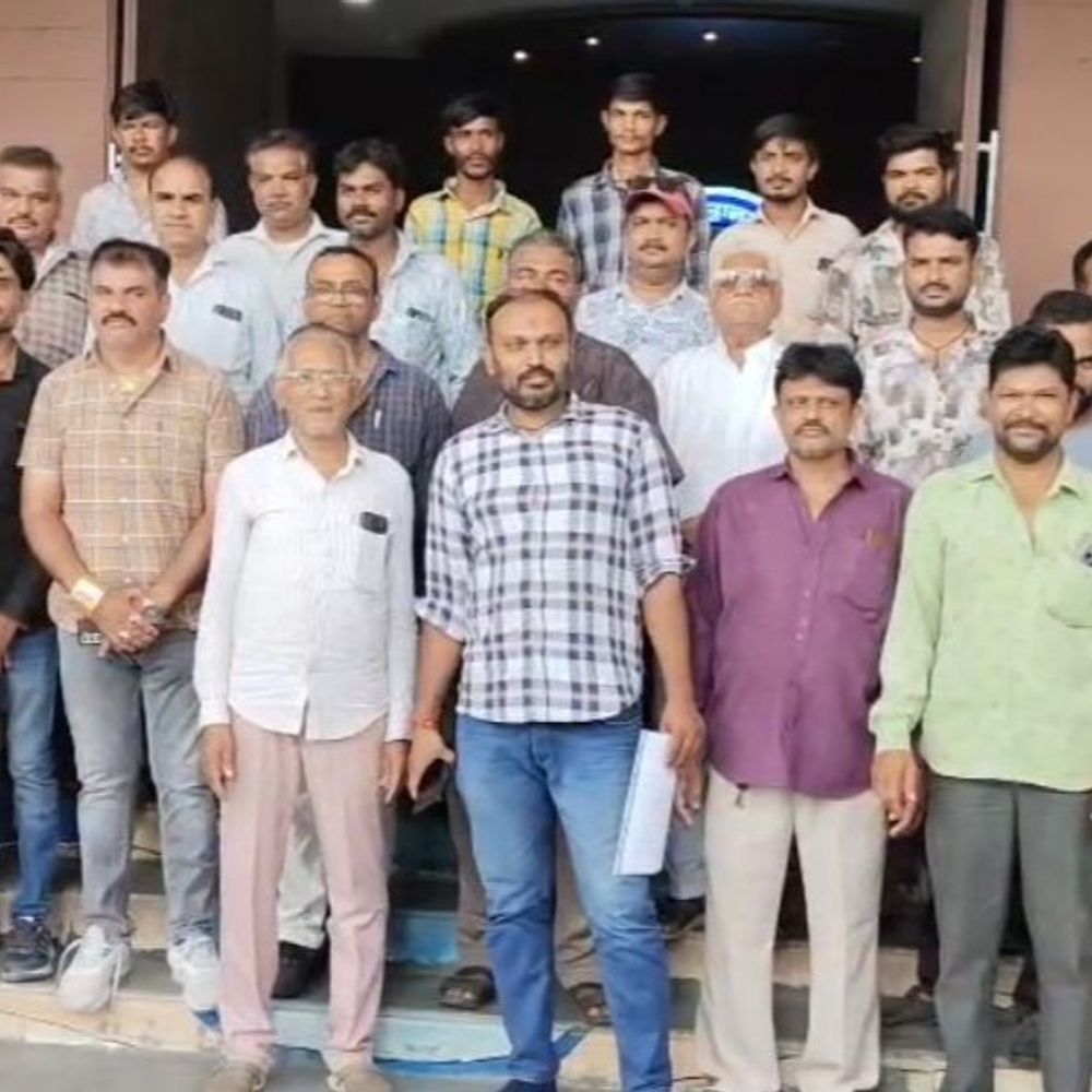 પૂર્વ નોટિસ વિના બાકી રકમ વસૂલવા દબાણ:રાજકોટમાં સફાઇ કામગીરી વગર ચાર્જ બમણો કરાતા શાક માર્કેટના વેપારીઓનો વિરોધ, NEET પરીક્ષા માટે સ્પેશિયલ ટ્રેન દોડવાશે