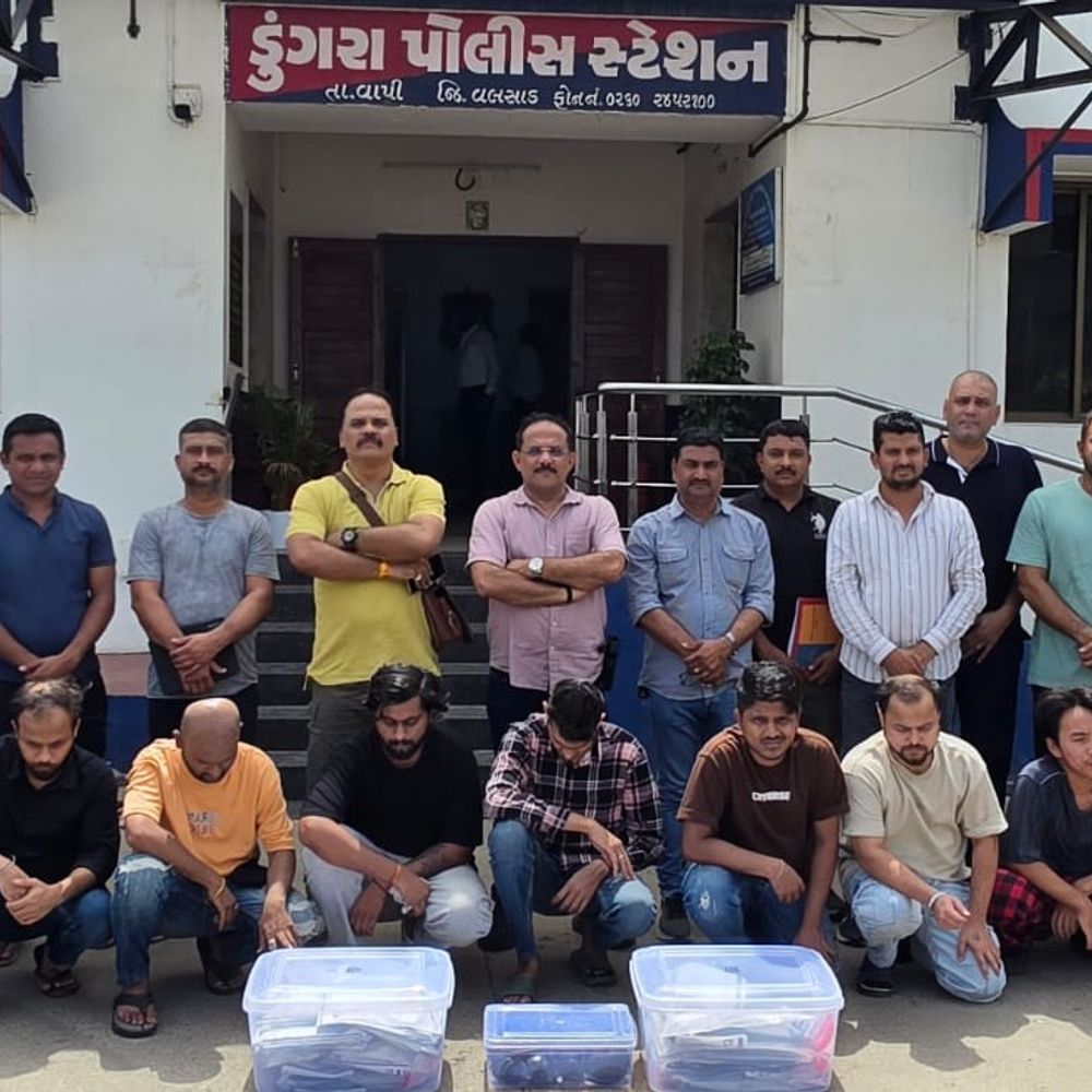 ડુંગરા ગેરકાયદે કોલ સેન્ટર: 12 આરોપીઓની જામીન અરજી નામંજૂર:મુખ્ય સૂત્રધાર સહિત તમામને જ્યુડિશિયલ કસ્ટડીમાં મોકલાયા