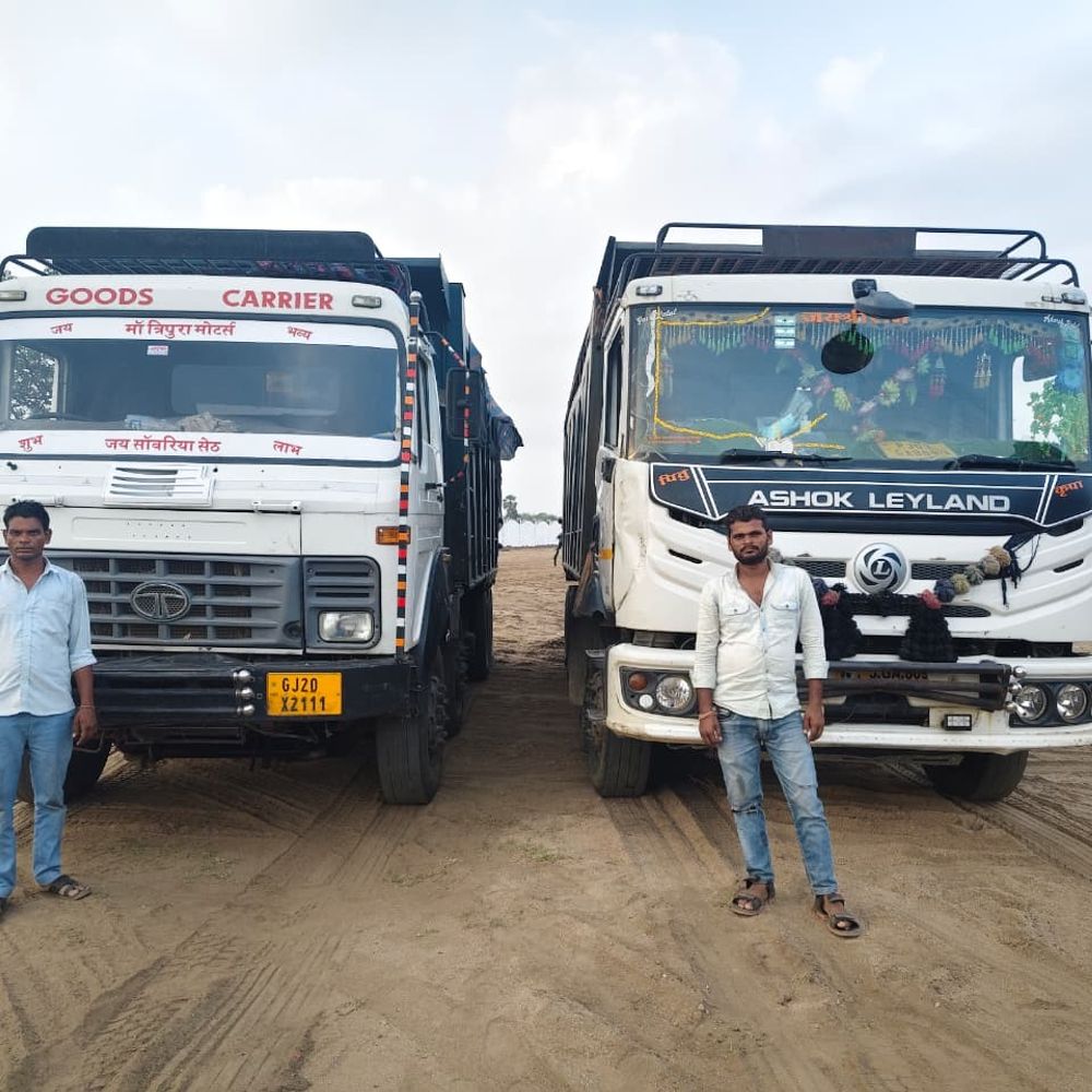 દાહોદમાં ખનિજ વિભાગની કાર્યવાહી, 8 ડમ્પર જપ્ત:રોયલ્ટી પાસ વગર ઓવરલોડ રેતી વહન કરતા ₹1.70 કરોડનો મુદ્દામાલ ઝડપાયો