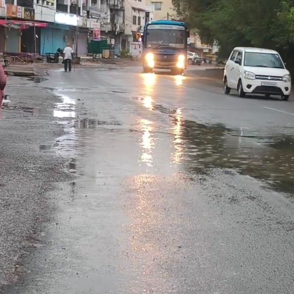 મહીસાગરમાં મધ્યરાત્રિથી વરસાદ શરૂ, કોઠંબામાં 1.41 ઇંચ:જિલ્લામાં ઠંડક પ્રસરી, હવામાન વિભાગની આગાહી યથાવત્