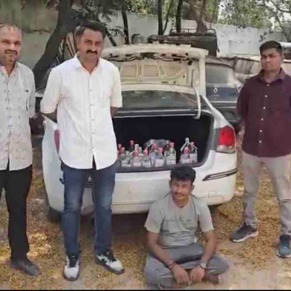 દ્વારકામાં ₹1.15 લાખનો દારૂ ઝડપાયો:દારૂનો જથ્થો અને કાર જપ્ત, એક આરોપીની ધરપકડ