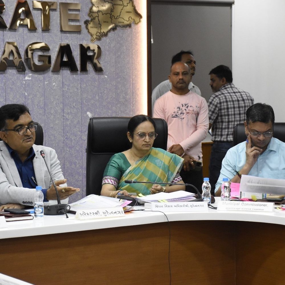 ફરિયાદ-સંકલન સમિતિની બેઠક:કલેક્ટરે નાગરિકોના પ્રશ્નો ઉકેલવા સૂચના આપી, કચેરીમાં 'નશામુક્ત ભારત અભિયાન' અંતર્ગત કાર્યક્રમ યોજાયો