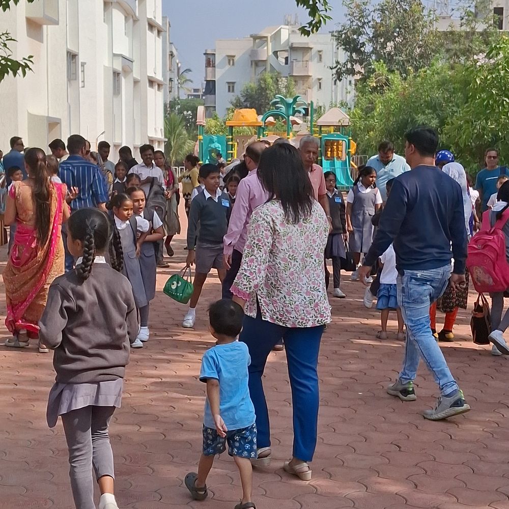 વલસાડમાં 1.08 લાખથી વધુ વિદ્યાર્થીઓ શાળા પ્રવેશ કરશે:ત્રણ દિવસીય પ્રવેશોત્સવમાં બાલવાટિકાથી ધોરણ 12 સુધીના બાળકો જોડાશે