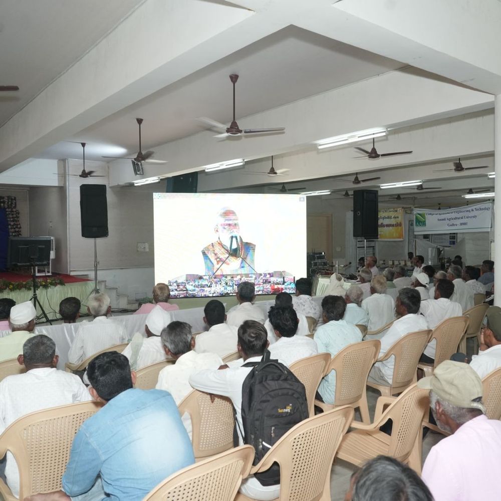 ગોધરામાં પ્રાકૃતિક કૃષિ કાર્યશાળાનું આયોજન:ભામૈયા ત્રિમંદિર ખાતે કૃષિ પ્રદર્શનમાં વિવિધ સ્ટોલ આકર્ષણનું કેન્દ્ર બન્યા, નરેન્દ્ર મોદીના કાર્યક્રમનું જીવંત પ્રસારણ