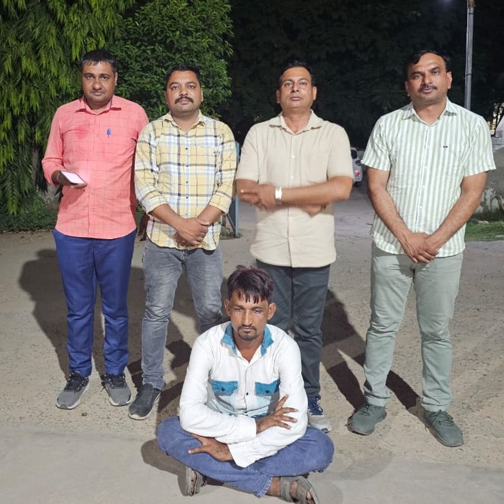 11 વર્ષ પહેલા સોનીની દુકાનમાં થયેલી ચોરીનો ભેદ ઉકેલાયો:મહેસાણા LCBએ એક આરોપીને દબોચ્યો, બે વોન્ટેડ