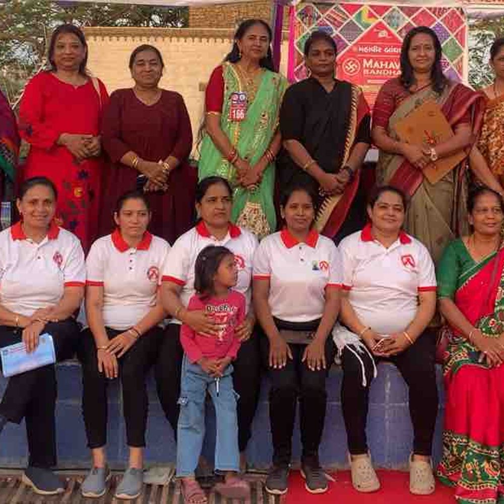 જામનગરમાં વોકેથોન અને સાયબર જાગૃતિ કાર્યક્રમ યોજાયો:ગુજરાત રાજ્ય યોગ બોર્ડ અને જામનગર મહાનગરપાલિકાના સહયોગથી આયોજન