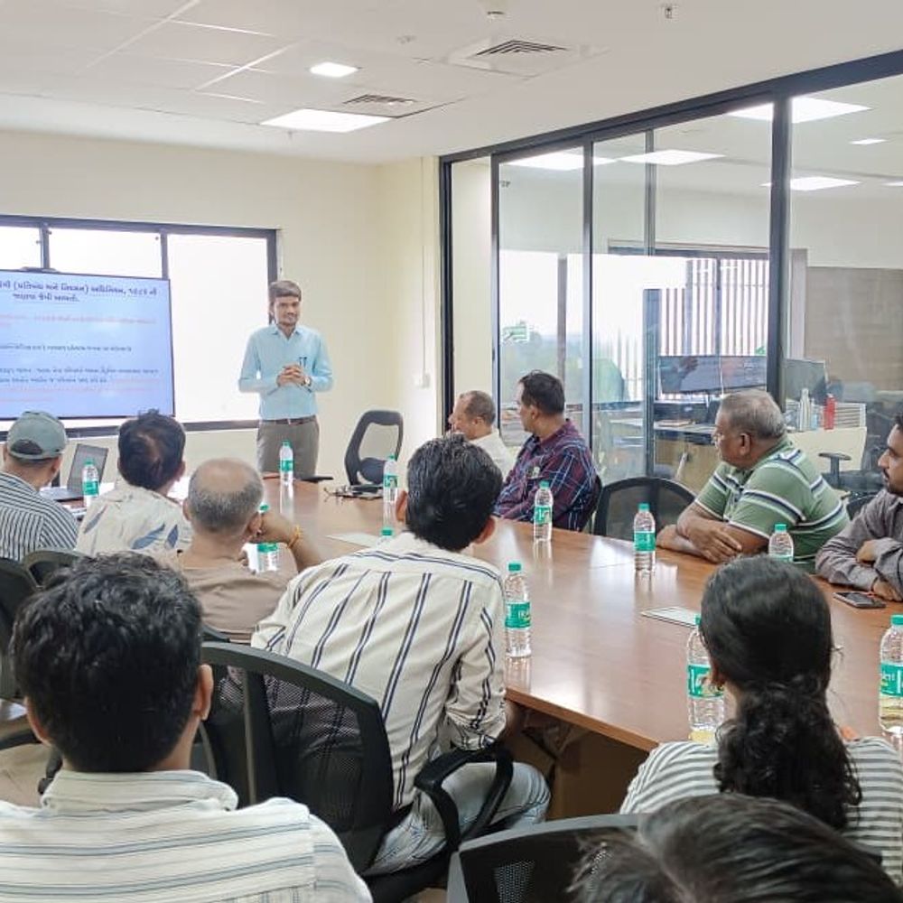 દાહોદમાં બાળમજૂરી નાબૂદી પર જાગૃતિ પરિસંવાદ યોજાયો:ઉદ્યોગપતિઓ, વેપારીઓ, સંસ્થાઓએ બાળમજૂરી મુક્ત સમાજનો સંકલ્પ લીધો
