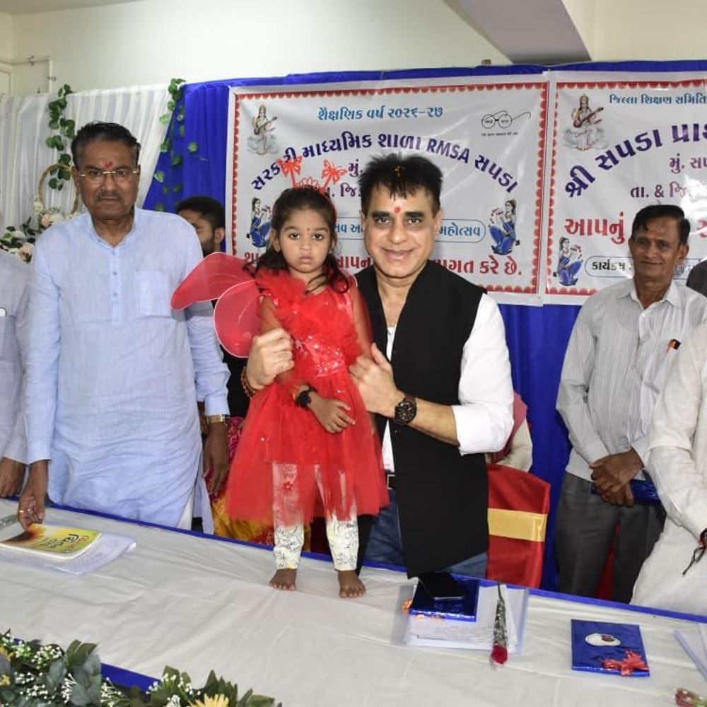 જામનગરમાં શાળા પ્રવેશોત્સવ અને કન્ય કેળવણી મહોત્સવ:મંત્રી પ્રફુલ પાનશેરીયાની અધ્યક્ષતામાં કાર્યક્રમ, વિવિધ શાળાઓમાં 135 વિદ્યાર્થીઓને શૈક્ષણિક કીટ આપી આવકાર્યા
