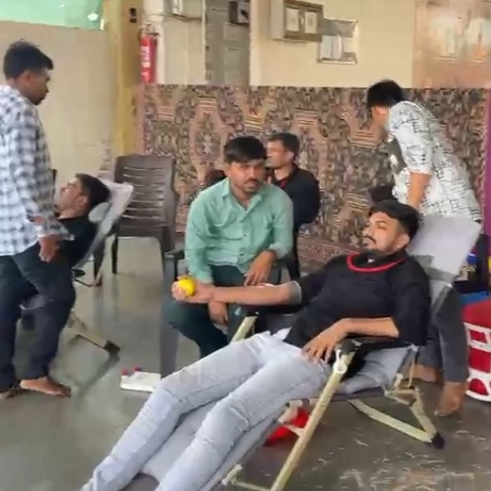 વેળાવાપુરામાં હુસૈની રક્તદાન શિબિર યોજાઈ:કરબલાના શહીદોની યાદમાં 300 યુનિટ રક્ત એકત્રિત, રેકોર્ડબ્રેક સંગ્રહ