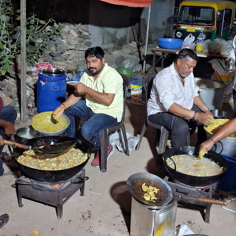 કાલાવડમાં મોહરમ નિમિત્તે હિન્દુ-મુસ્લિમ એકતાનો અનોખો દાખલો:'શ્રી પ્રેમ પરિવાર' દ્વારા 'હૈદરી સબીલે એકતાની જ્યોત' સેવા કેમ્પ યોજાયો
