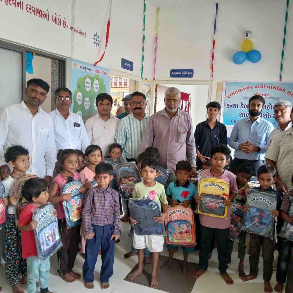 રામદૂત અને જોગવડ શાળામાં પ્રવેશોત્સવ:વિદ્યાર્થીઓને ઉજ્જવળ ભવિષ્ય માટે પ્રોત્સાહિત કરાયા
