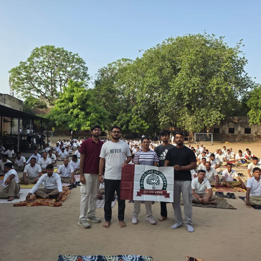 સિલ્વર ઓક યુનિવર્સિટી આંતરરાષ્ટ્રીય યોગ દિવસમાં જોડાઈ:અમદાવાદના બે સ્થળોએ વિદ્યાર્થીઓએ સક્રિય ભાગ લીધો