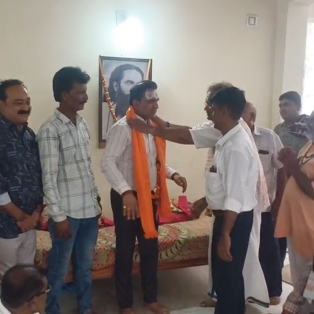 રાજ્યસભા સાંસદ માનસિંહ પરમારનું જાગનાથ મહાદેવ મંદિરે સન્માન:મંદિર પર ધ્વજારોહણ, પૂજન-અર્ચન કરાયું; ભાજપ આગેવાનો-કાર્યકરો ઉપસ્થિત રહ્યા
