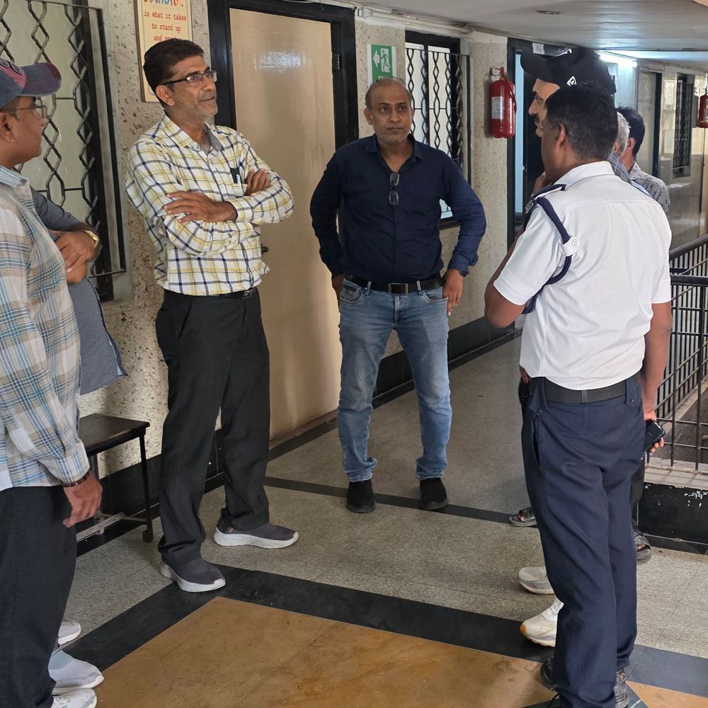 જામનગરમાં બે કોચિંગ ક્લાસીસ સીલ:ફાયર NOC ન હોવાથી સોમૈયા અને સ્મિતા ક્લાસીસ સામે કાર્યવાહી