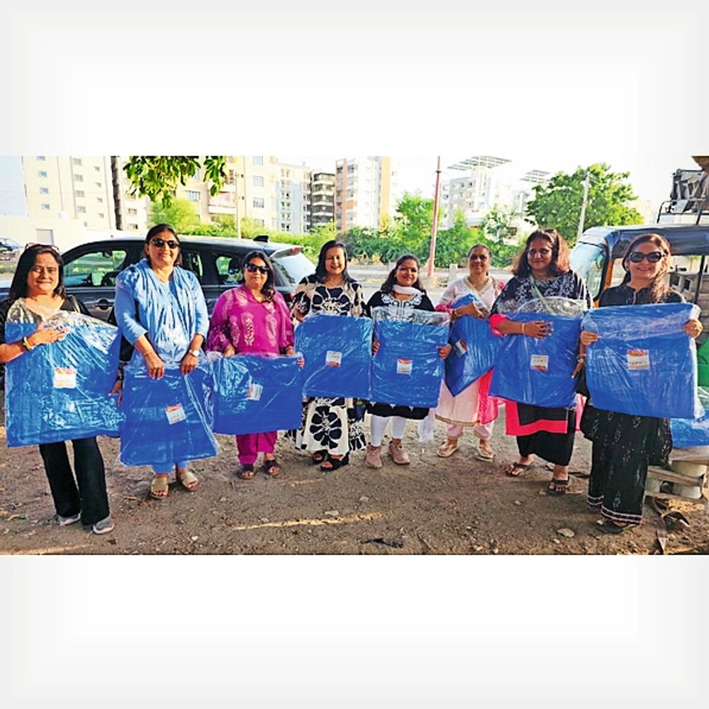 મોરબીમાં ચોમાસા પૂર્વે 100 ગરીબ પરિવારોને તાડપત્રીનું રક્ષણ મળ્યું