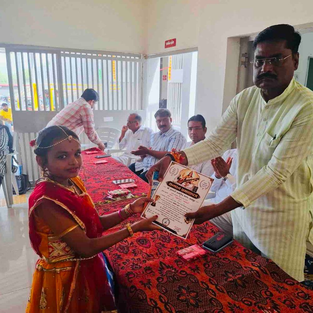 રૂપાવટી શાળામાં કન્યા કેળવણી મહોત્સવ યોજાયો:નવા વિદ્યાર્થીઓનું સ્વાગત કરી શિક્ષણ યાત્રા શરૂ કરાઈ