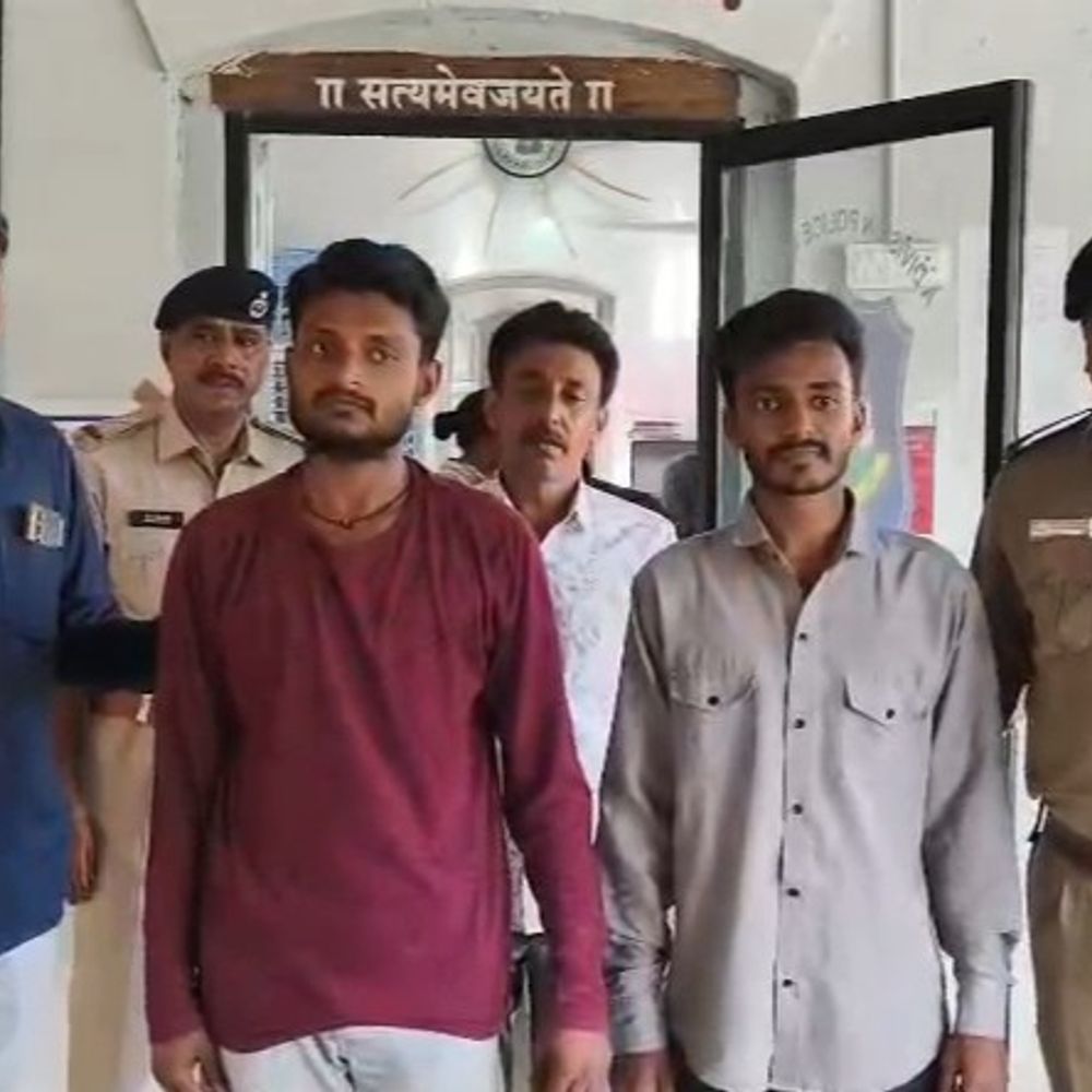 ‘અમારા ઘરની જાસૂસી કેમ કરો છો?’:જૂનાગઢમાં મામા-ફોઈના પરિવાર વચ્ચે નજીવી બાબતે માથાકૂટ, યુવકને મારવા મામલે ત્રણ સગા ભાઈઓ અને કાકાની ધરપકડ
