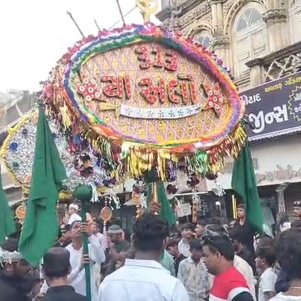 બોટાદમાં મહોરમ નિમિત્તે તાજીયા જુલૂસ:ધારાસભ્ય ઉમેશ મકવાણાએ દર્શન કર્યા, રૂટ પર ચૂસ્ત બંદોબસ્ત