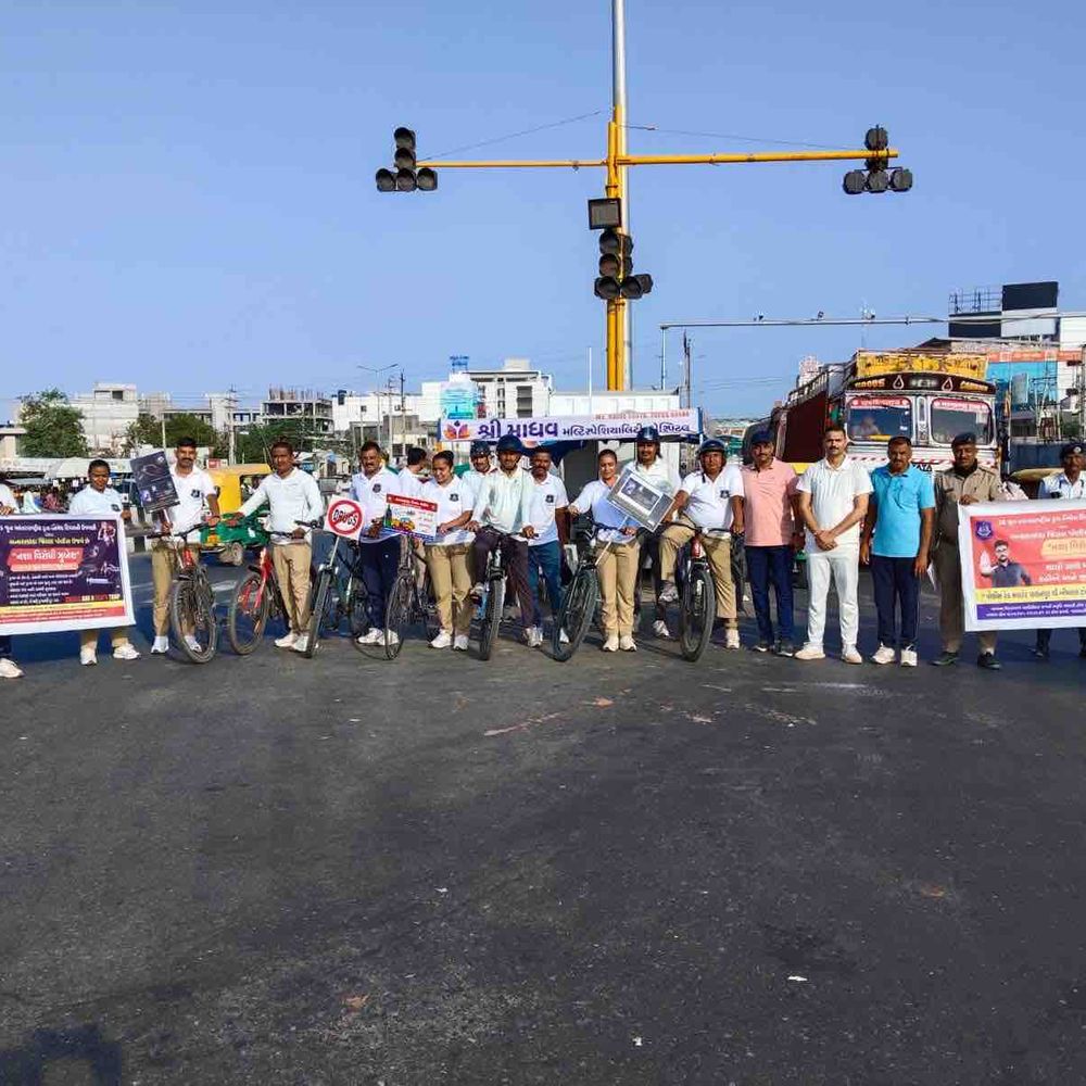 બનાસકાંઠા પોલીસે ડ્રગ નિષેધ દિને સાયકલોથોનનું આયોજન કર્યું:નશા મુક્ત સમાજ માટે પોલીસ અને નાગરિકોએ સંકલ્પ લીધો