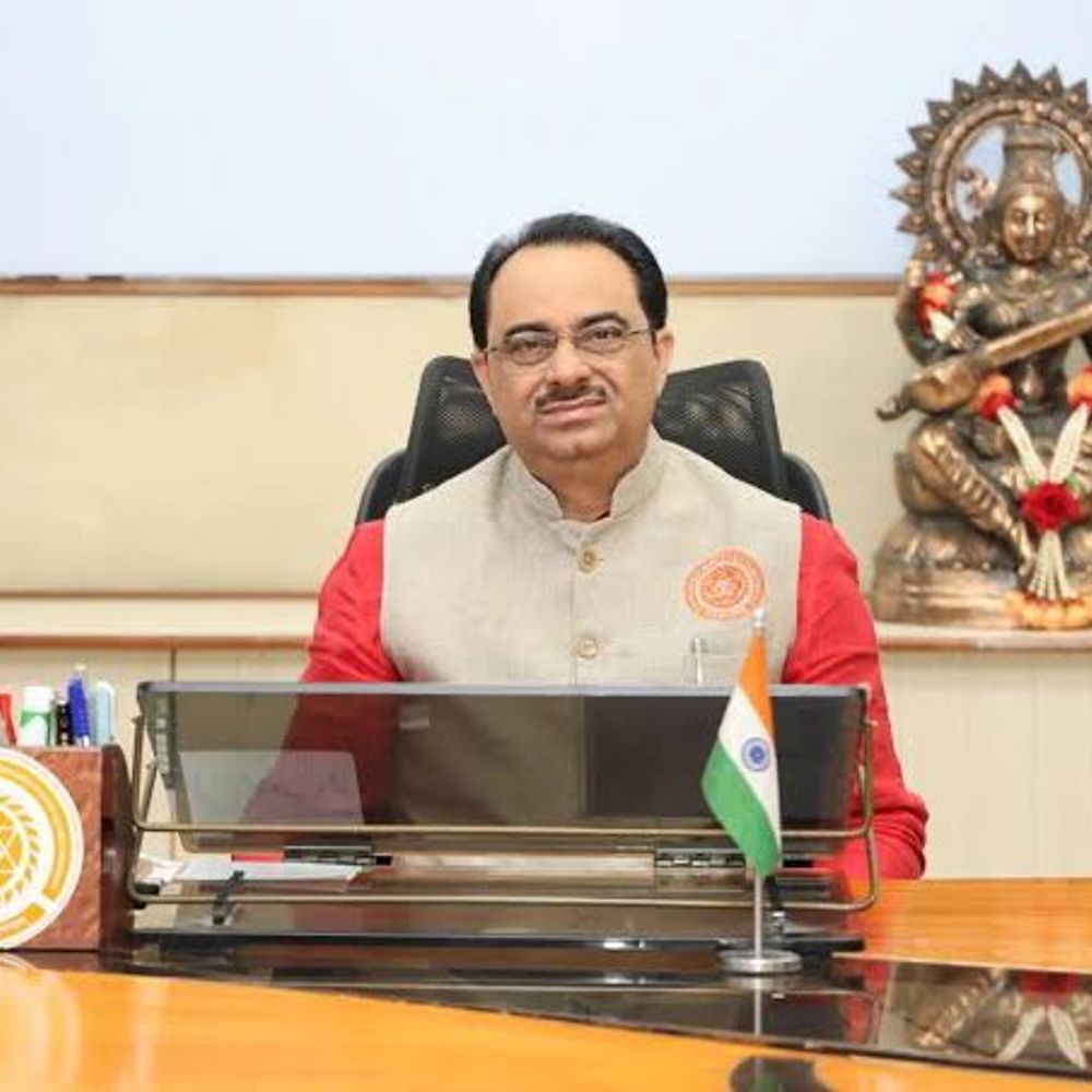 VNSGU માં 29 જૂને રોજગાર મેળાનું આયોજન:વિવિધ કંપનીઓ સ્થળ પર ઇન્ટરવ્યૂ લઈ ભરતી કરશે