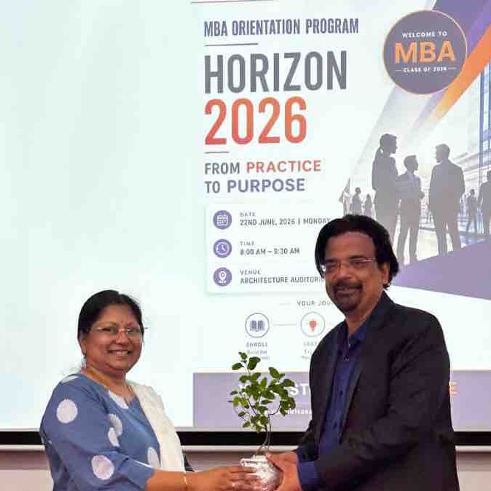 LJ MBA વિદ્યાર્થીઓ માટે 'હોરાઇઝન 2026' ઓરિએન્ટેશન:ઉદ્યોગ નિષ્ણાતો અને લેખક ડો. મલિકે માર્ગદર્શન આપ્યું