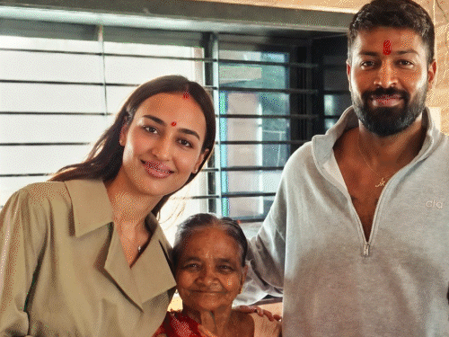 હાર્દિક-માહિકાના લગ્નની અટકળો: સિંદૂર અને માંગમાં લાલ ચાંલ્લો