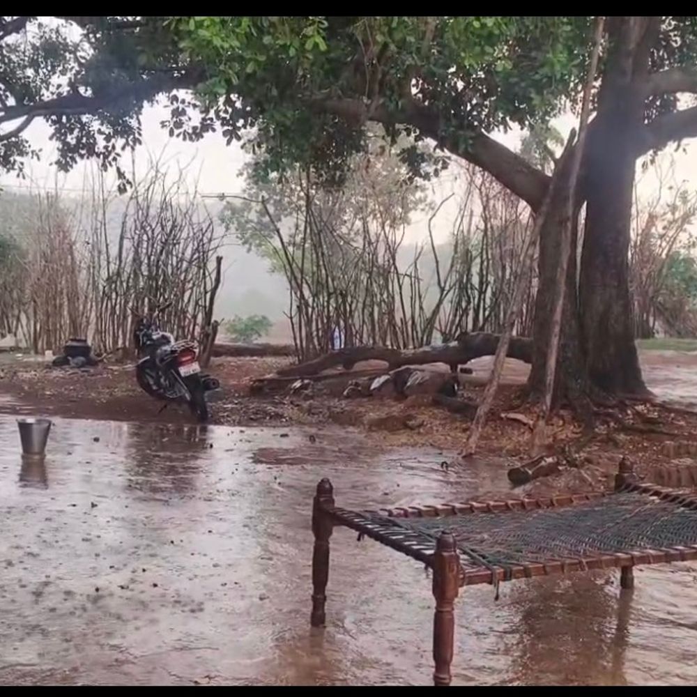મહીસાગરમાં મેઘરાજાની ફરી એન્ટ્રી:કડાણા પંથકના સરહદી વિસ્તારોમાં ધીમીધારે વરસાદ