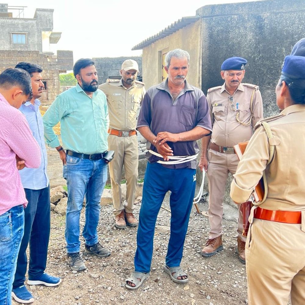 જૂનાગઢ સિંહબાળ હત્યા કેસ::​જૂનાગઢના રબારી નેસ નજીક સિંહ બાળની હત્યાના મુખ્ય આરોપીના જામીન નામંજૂર, અદાલતે બે દિવસના રિમાન્ડ આપ્યા; આરોપીને ઘટના સ્થળે લઈ જઈ કરાયું રિકન્સ્ટ્રક્શન
