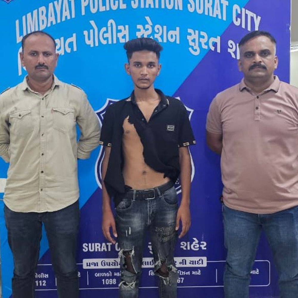 રસ્તાઓ પર ચપ્પુ લઈને ફરતા યુવાનો:લિંબાયતમાં પોલીસ પેટ્રોલિંગ સમયે જંગલશા બાવાની દરગાહ પાસેથી ચપ્પુ સાથે 19 વર્ષનો યુવક ઝડપાયો