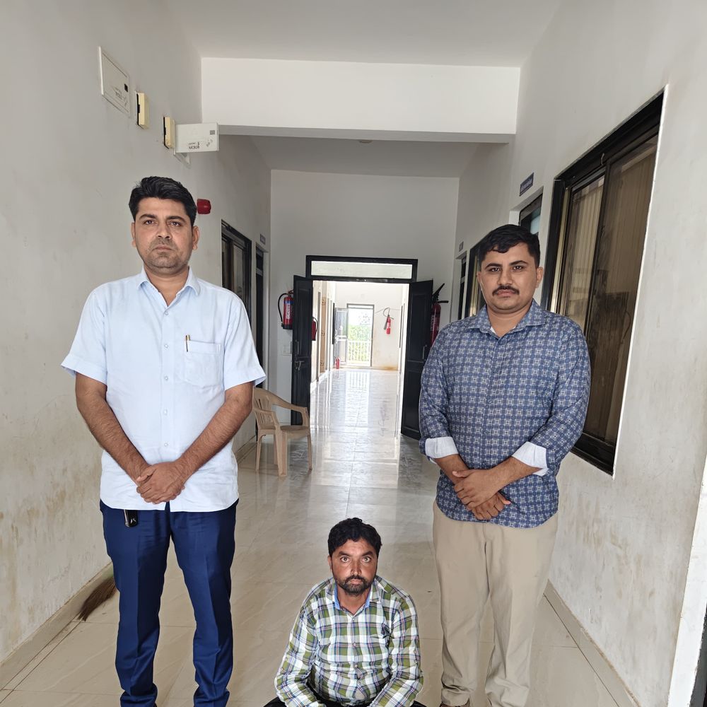 પાલનપુરમાં કરિયાણાની દુકાનમાંથી 205 પ્રતિબંધિત નશીલી ગોળીઓ સાથે રાજસ્થાનનો વેપારી ઝડપાયો