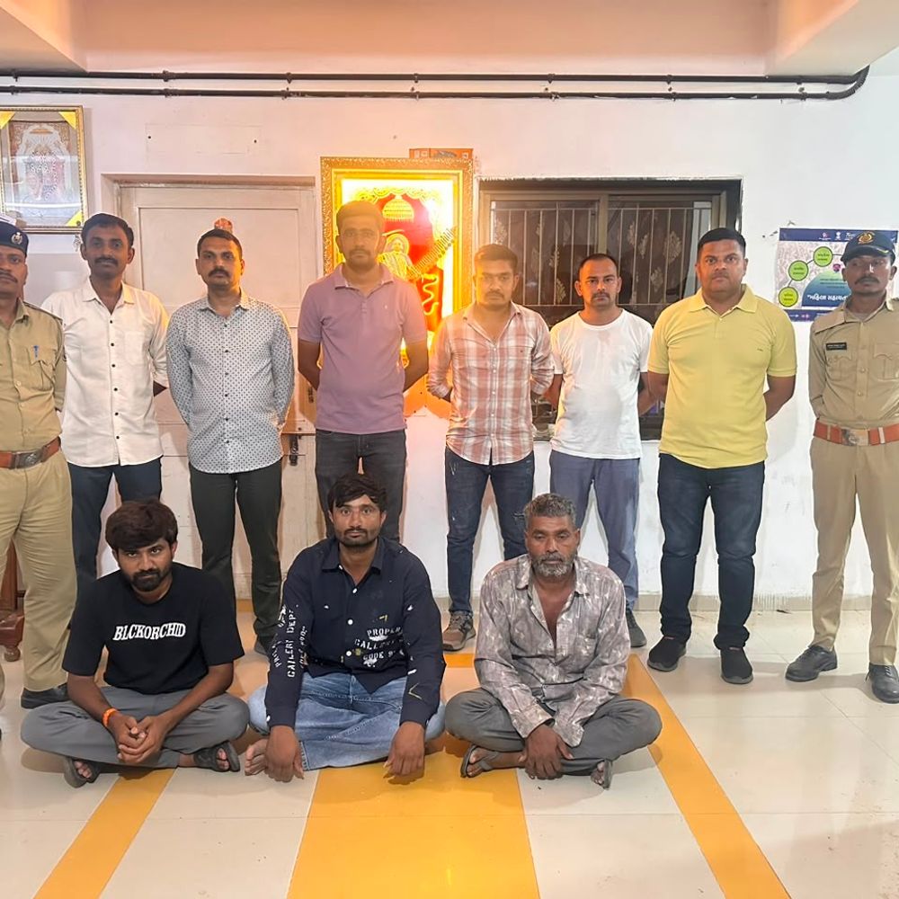 સુરેન્દ્રનગરમાં દારૂ સામે પોલીસની બે મોટી કાર્યવાહી:₹73 લાખથી વધુનો મુદ્દામાલ જપ્ત, 3 ઝડપાયા; દેશી દારૂ બનાવવાનો જથ્થો પણ ઝડપાયો