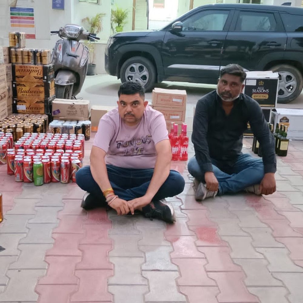 ગાંધીનગરમાં વધુ એકવાર SMC ત્રાટકી:ડભોડાના લવારપુર તળાવ પાસેની ઝૂંપડી-ઈન્દીરા આવાસના બંધ મકાનોમાં ચાલતા દારૂના નેટવર્કનો પર્દાફાશ