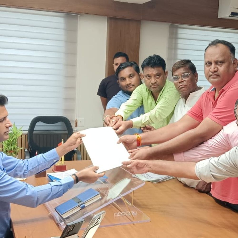 ગાંધીનગરના જમીયતપુરા પાસે હાઇવે પર ડિવાઇડર મુદ્દે ગ્રામજનોમાં આક્રોશ:કલેક્ટરને આવેદન આપી આંદોલનની ચીમકી, રસ્તો બંધ થતાં મોટો ચકરાવો કાપવો પડશે