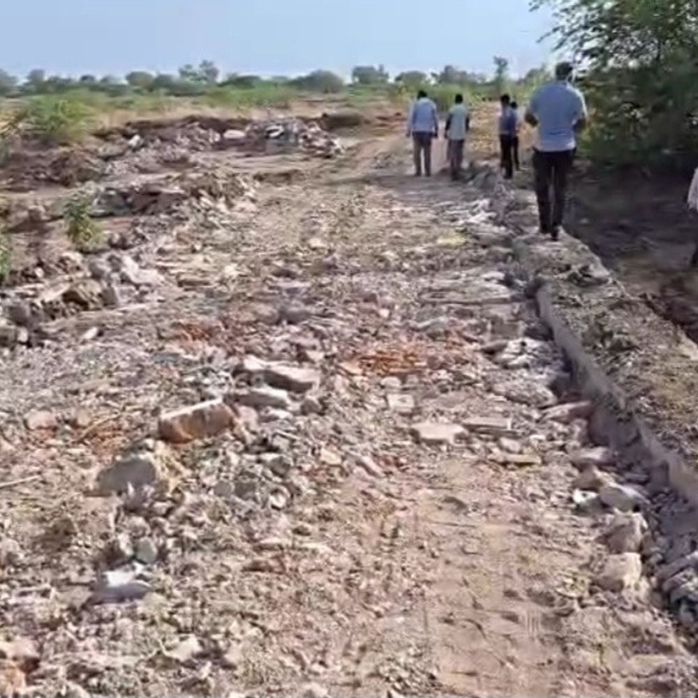 લીંબડીમાં માત્ર 36 દિવસમાં ધરાશાયી થયો બોરણા પુલ:ભ્રષ્ટાચાર ઢાંકવા ઉતાવળે ફરી કામ શરૂ કરાયાના આક્ષેપોથી ગરમાયું રાજકારણ