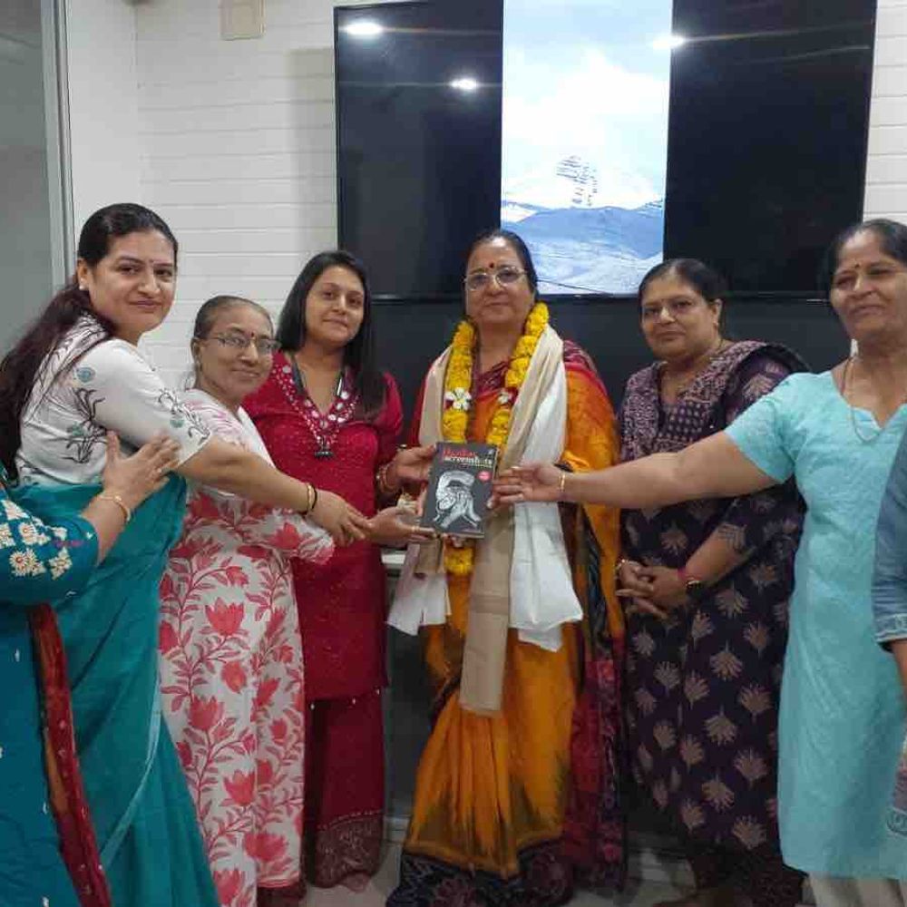 વાત્સલ્યધામ વૃદ્ધાશ્રમના પ્રમુખ ભાવનાબેને કૈલાસ-માનસરોવર યાત્રા પૂર્ણ કરી:ભારત તિબ્બત સંઘનાં જામનગર મહિલા વિભાગે તેમનું સન્માન કર્યું