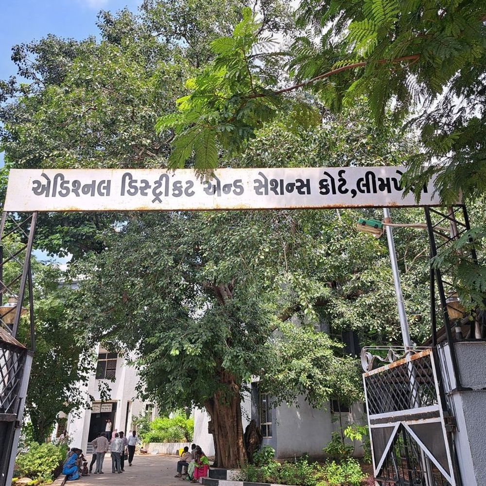 દાહોદમાં પોલીસની ઘોર બેદરકારી સામે કોર્ટની લાલ આંખ:ભરણપોષણ કેસમાં સમન્સની બજવણી ન કરનાર પોલીસ ઇન્સ્પેક્ટર કે.પી.વાઘેલા સામે કોર્ટે ફરિયાદ દાખલ કરવાનો હુકમ કર્યો
