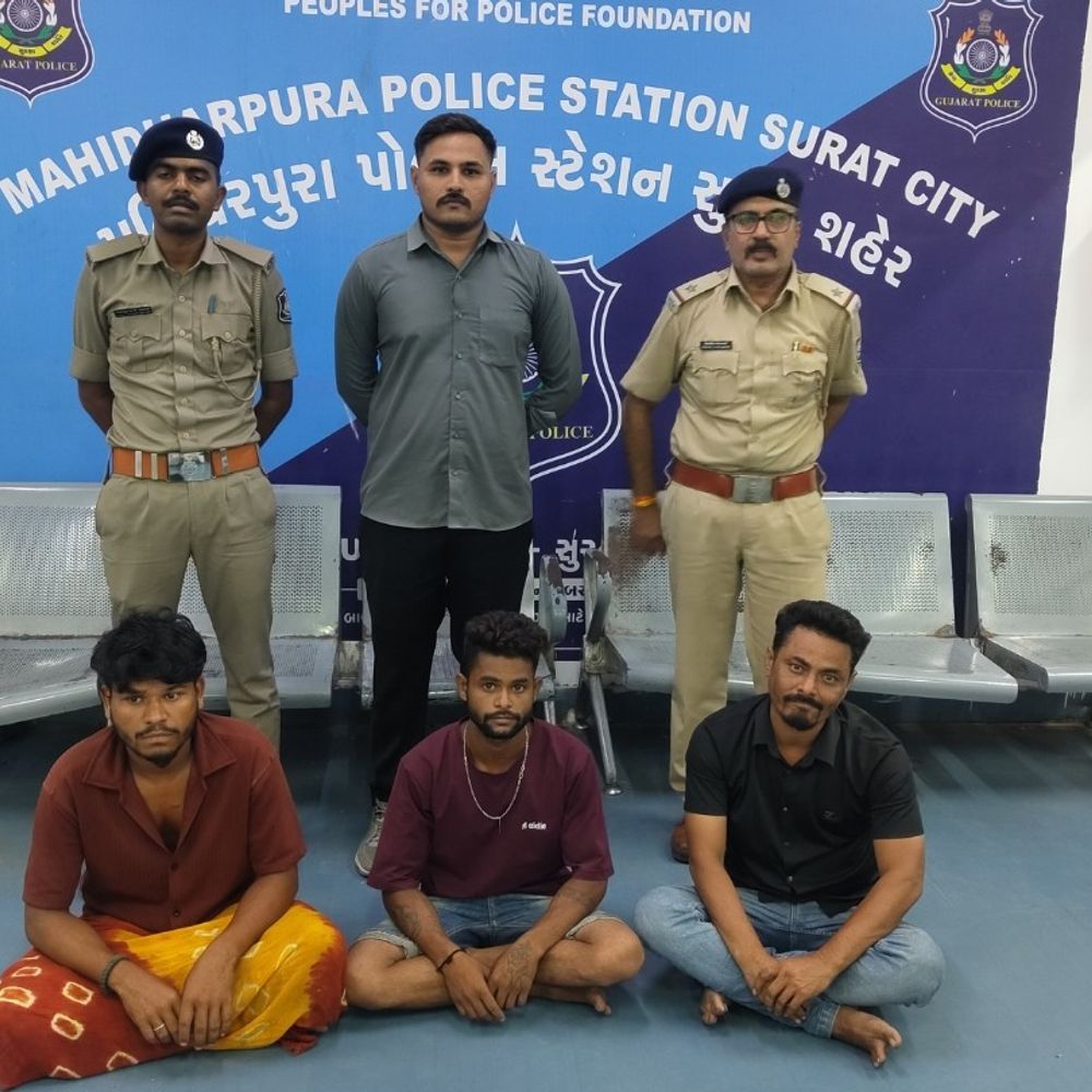 સુરતમાં સેક્સ રેકેટનો પર્દાફાશ:મહિધરપુરાના સબરસ ગરનાળા પાસેના ગેસ્ટહાઉસમાં દરોડો, બે ગ્રાહક અને મેનેજર સહિત 5 સામે ગુનો નોંધાયો