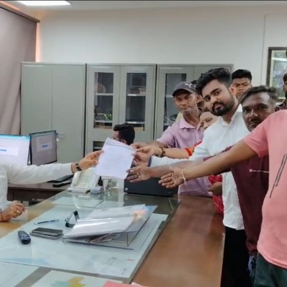 બોટાદ ભીમસેના પ્રમુખે કલેક્ટરને આવેદનપત્ર આપ્યું:શહેરમાં ટ્રાફિક સમસ્યાના કાયમી ઉકેલની માંગ