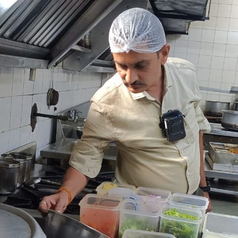 બહારથી ખાતા પહેલા સાવધાન!:અમદાવાદમાં શાકમાં વપરાતી ગ્રેવીમાં ડાયનો કલરનો ઉપયોગ, 44 ખાણીપીણીની ચીજવસ્તુઓ હલકી ગુણવત્તાની