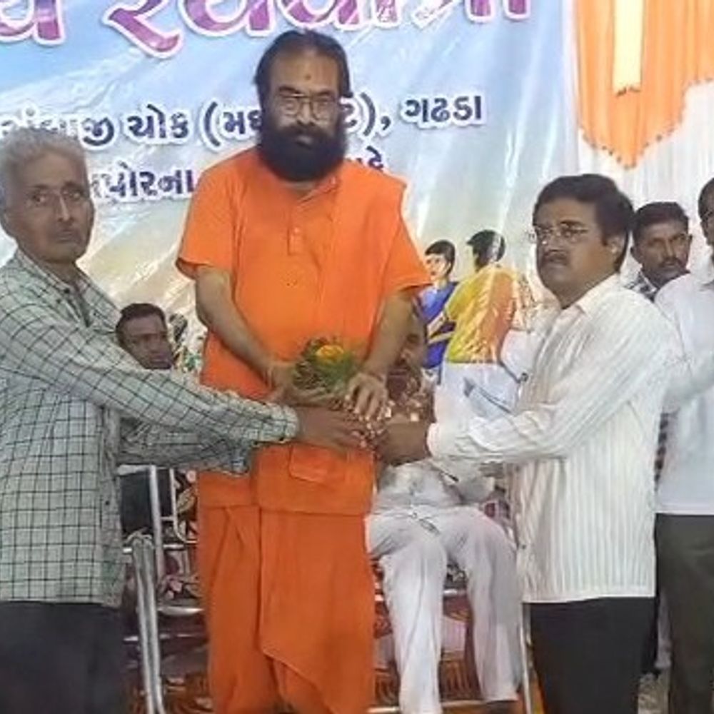 ગઢડામાં 33મી જગન્નાથ રથયાત્રા કાર્યાલયનું ઉદ્ઘાટન:સંતો, આગેવાનોની હાજરીમાં અષાઢી બીજની રથયાત્રાની તૈયારીઓ શરૂ