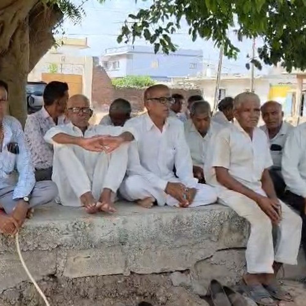 સહકારી મંડળી કૌભાંડ વચ્ચે ફરિયાદની રાહ જોઈ બેઠું તંત્ર:રજિસ્ટ્રારે કહ્યું - 'લેખિત ફરિયાદ મળશે તો ઊંડાણપૂર્વક તપાસ કરાશે', માર્કેટિંગ યાર્ડની ચૂંટણી પહેલા રાજકીય ગરમાવો