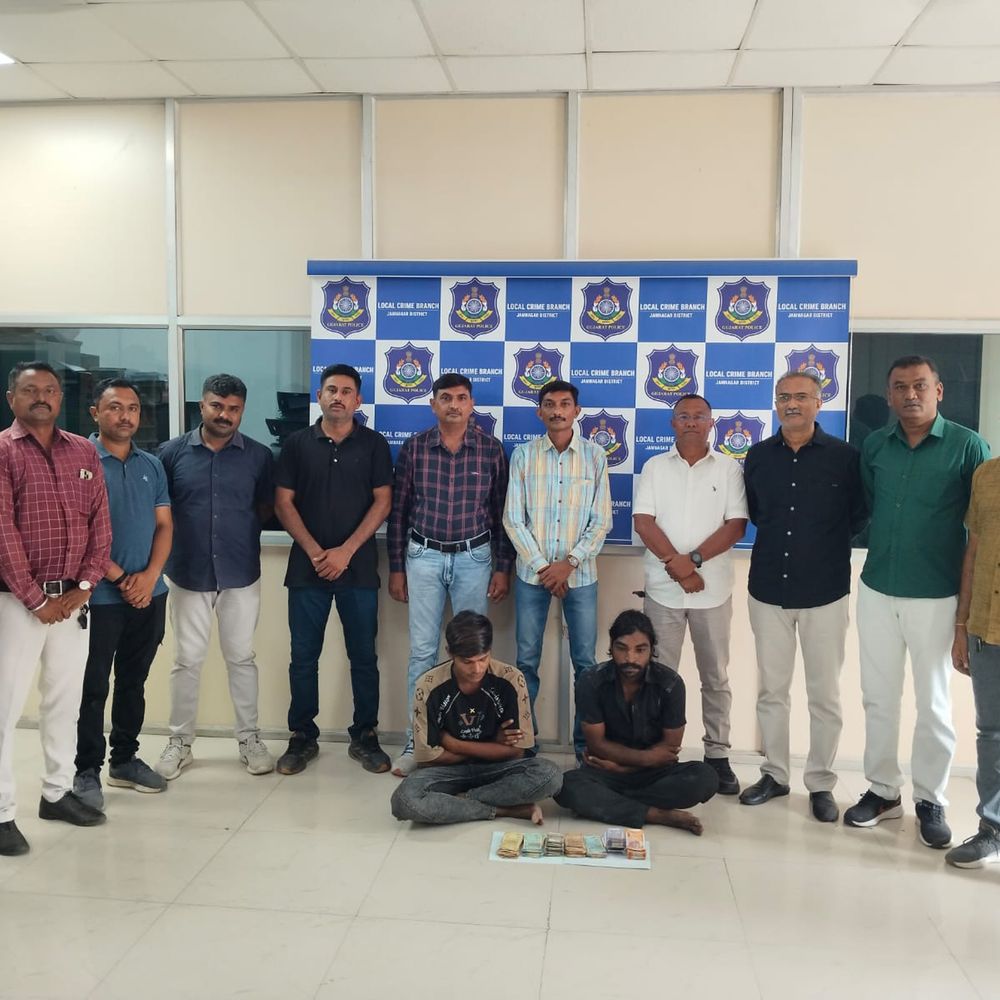 પદયાત્રી વૃદ્વના અડધા લાખની ચોરી આચરનારી ત્રિપૂટી પકડાઈ:56 હજાર રોકડ, ચોરીમાં વપરાયેલુ બાઈક કબજે, પૂછપરછ‎