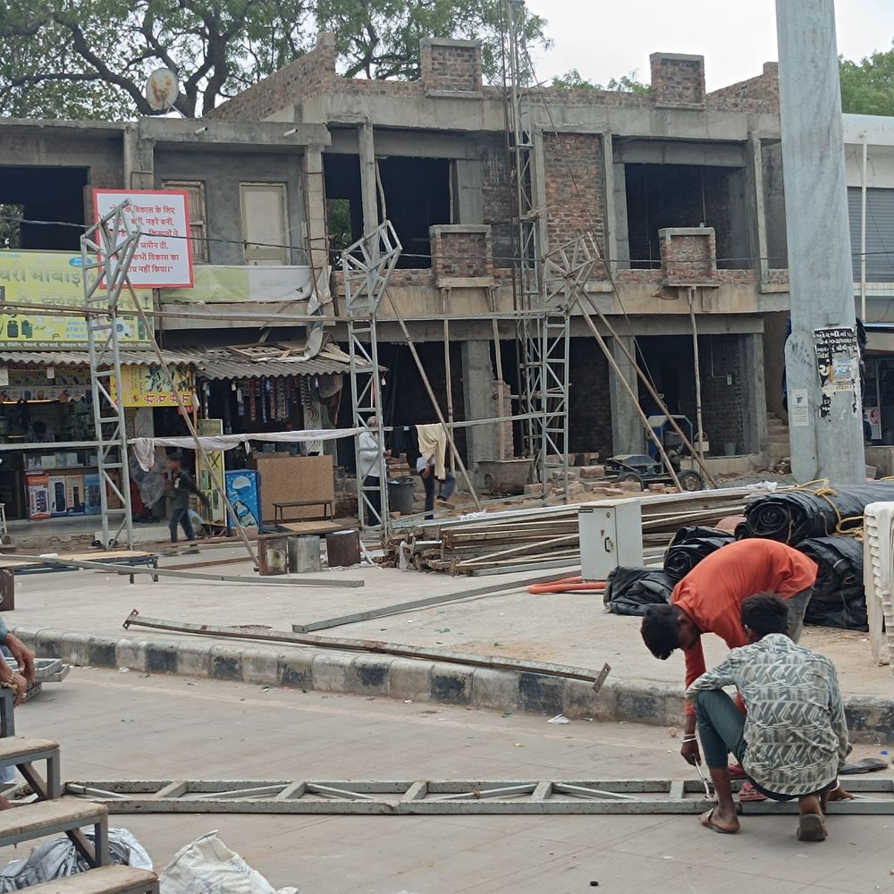 જેતપર ખેડૂતોની ઉપવાસ છાવણી રામવનવાડી ખસેડાઈ:વોટરપ્રૂફ ડોમ બનતા સુધી એક દિવસ માટે સ્થળાંતર, ઉપવાસ યથાવત્